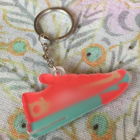 KD 6 Nike Sneaker Keychain NWT - Picture 3 of 3
